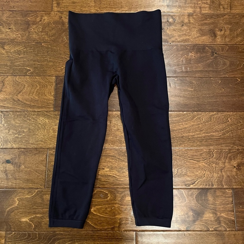 Spanx *Like New* Cropped Leggings Size XL - Picture 3 of 11
